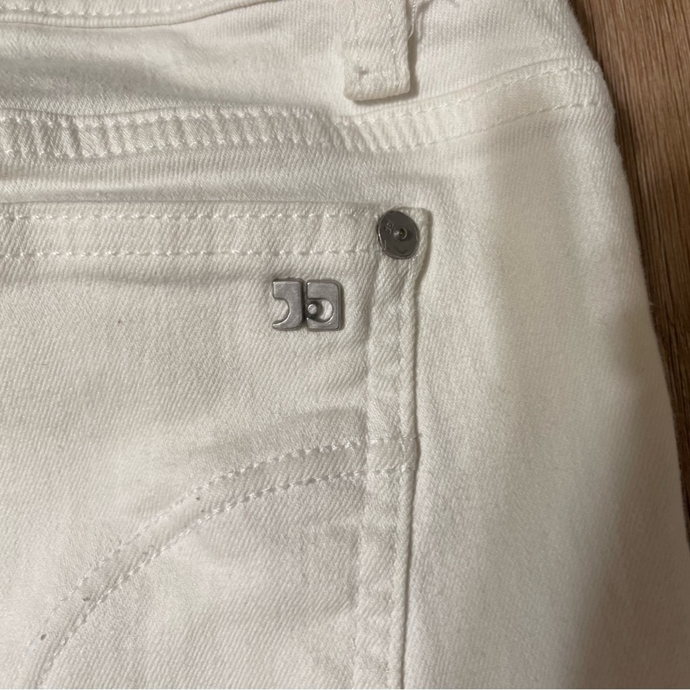 JOES White Jean Capris Size 28 (6-8 in US) - Picture 2 of 6